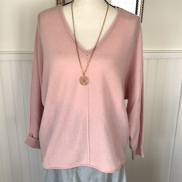 Pilcro for Urban Outfitters Pink Cashmere Sweater VNeckOpen Back Long Sleeve EUC - Picture 2 of 10